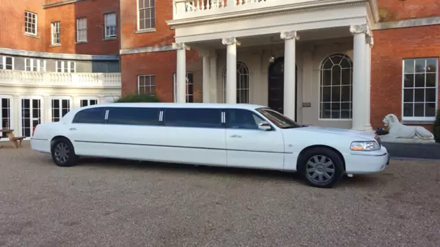 what is a limousine