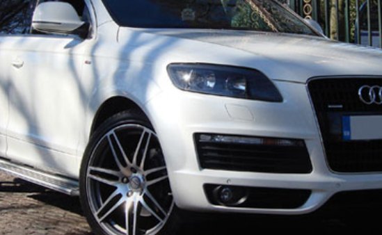 audi q7 exterior side