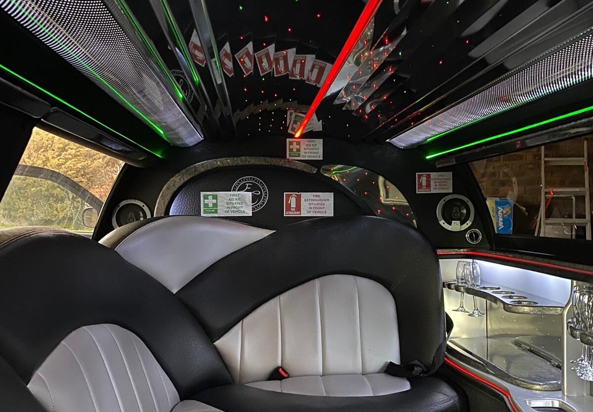 stretch chrysler baby bentley limo interior