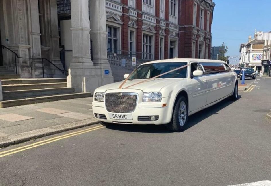 stretch wedding chrysler baby bentley limo hire london