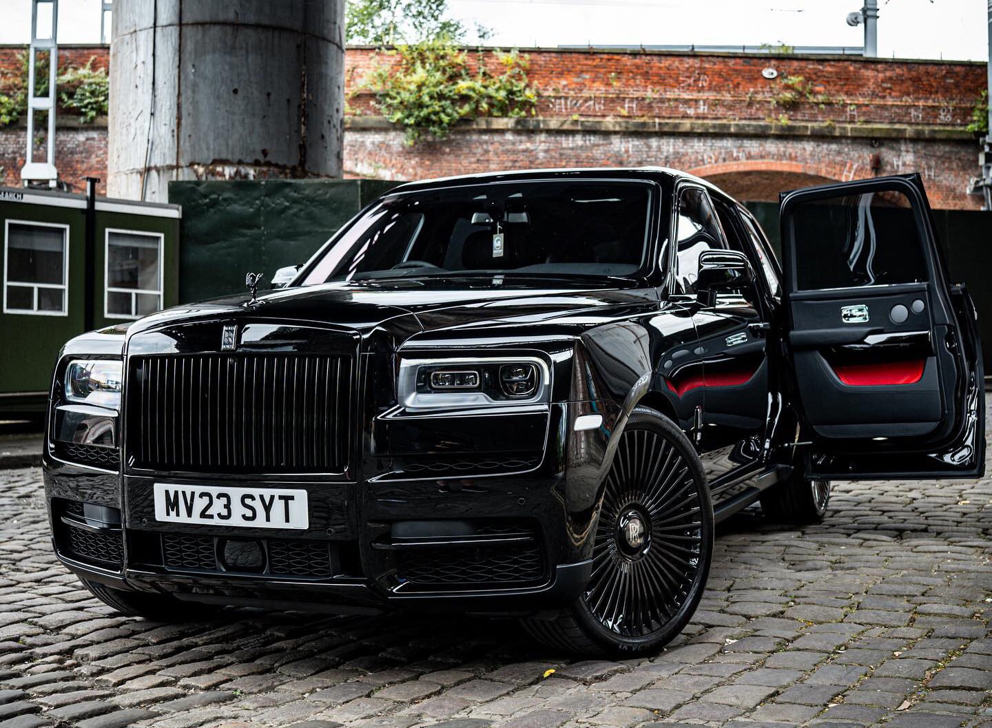 rolls royce cullinan hire london