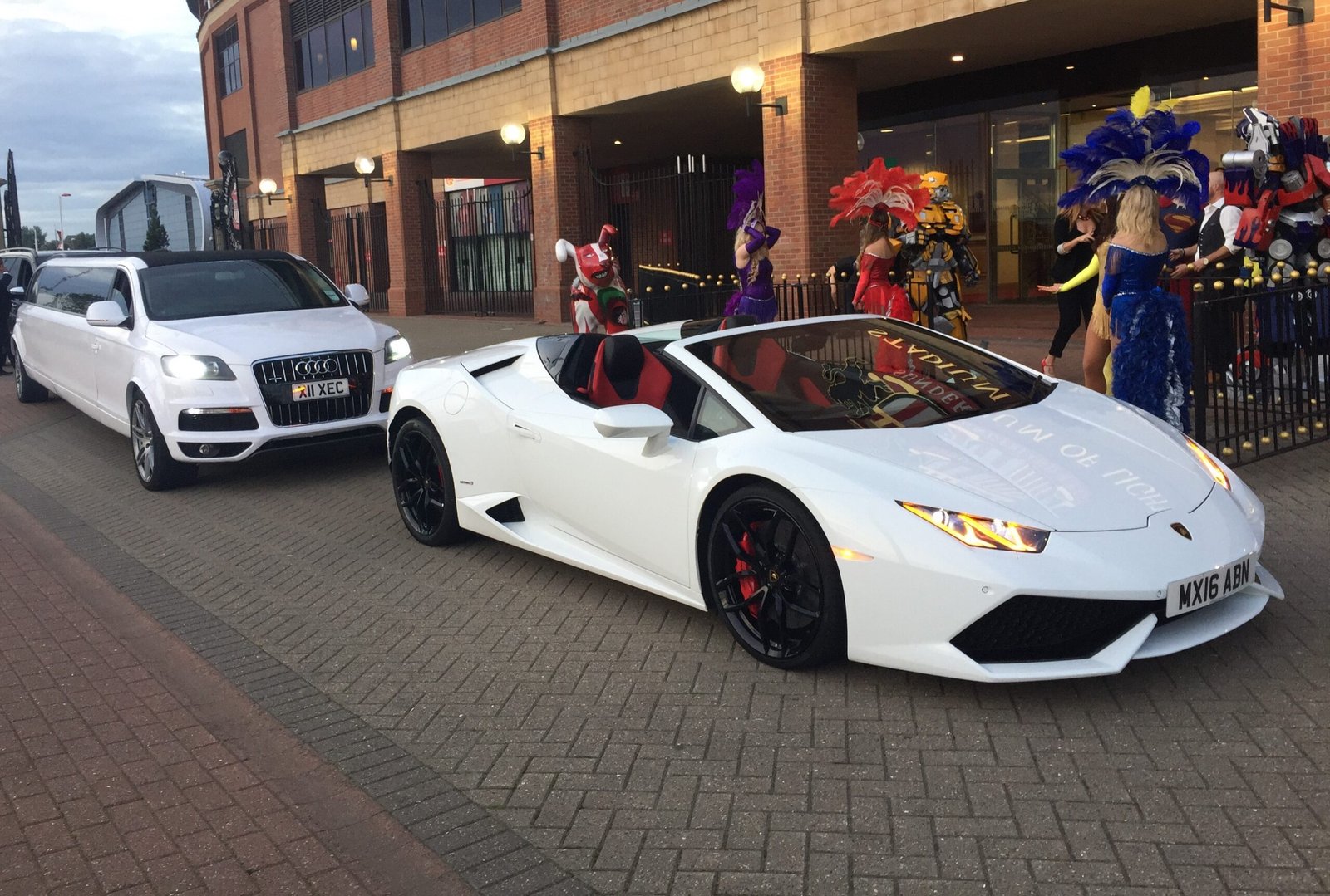 lamborghini huracon with limo