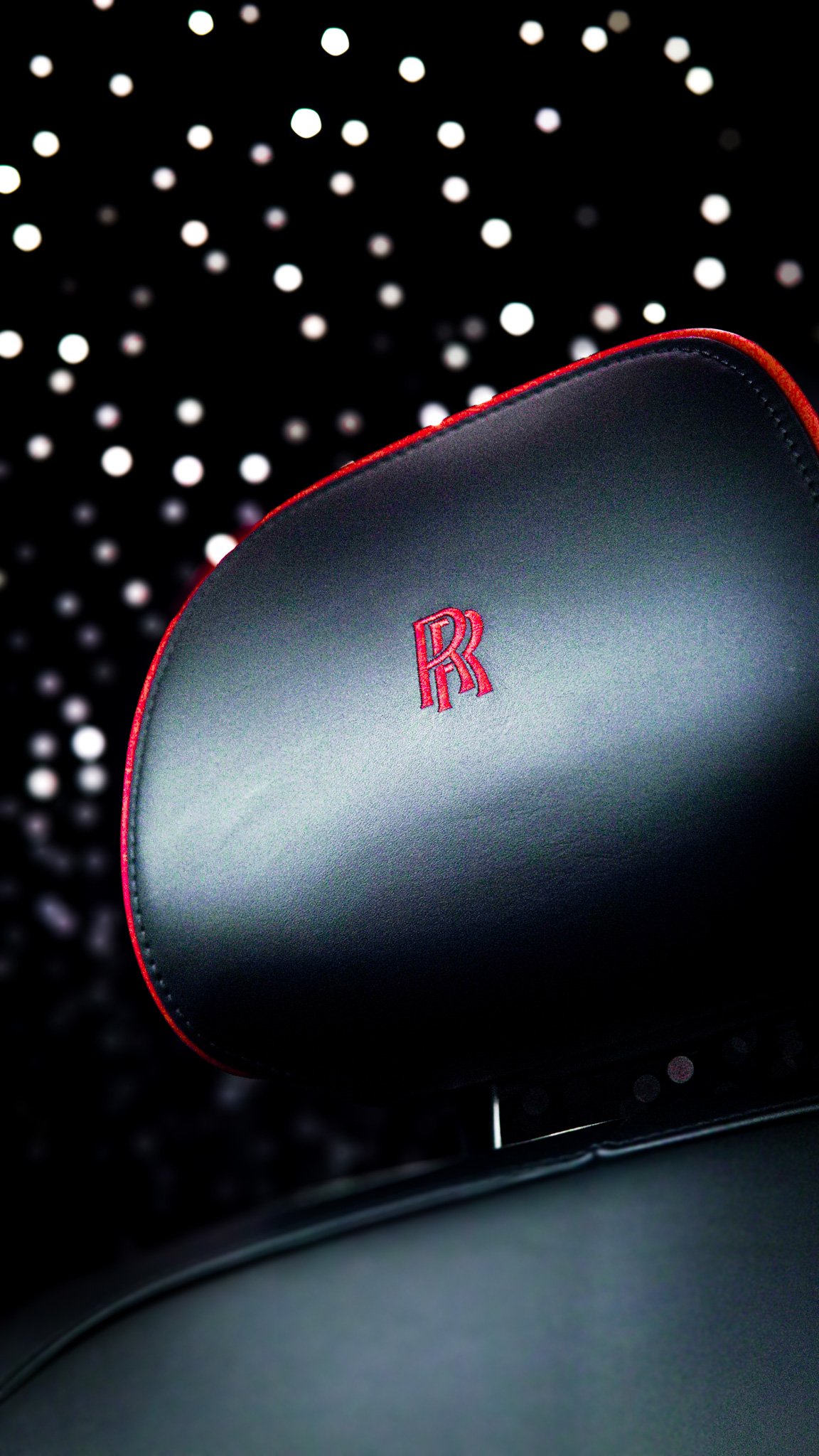 rolls royce cullinan head rest