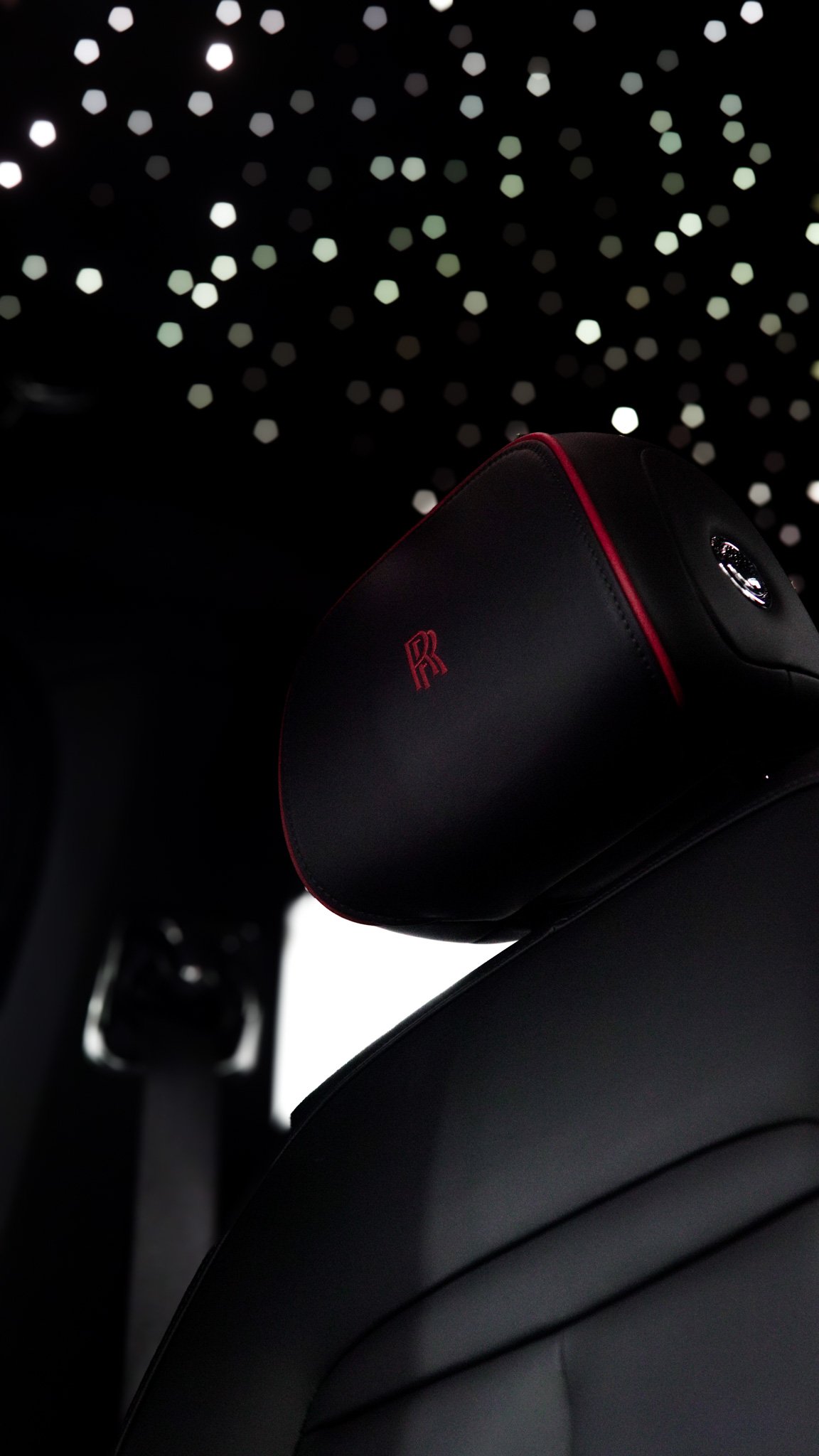 rolls royce cullinan head rest