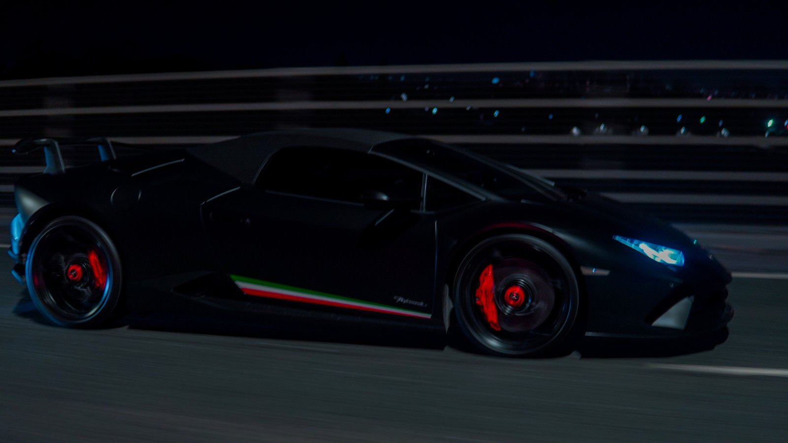 lamborghini huracon italia stripes