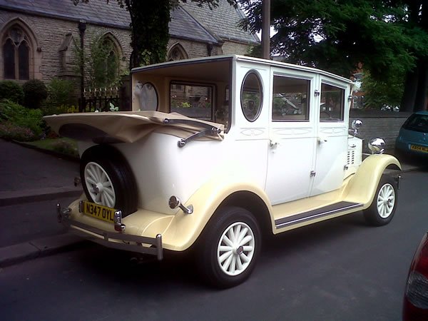 regel Laundelette wedding car