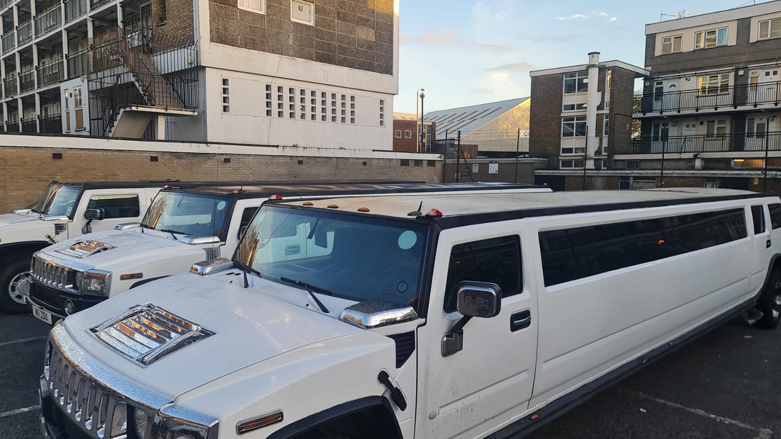 h2 hummer limousines