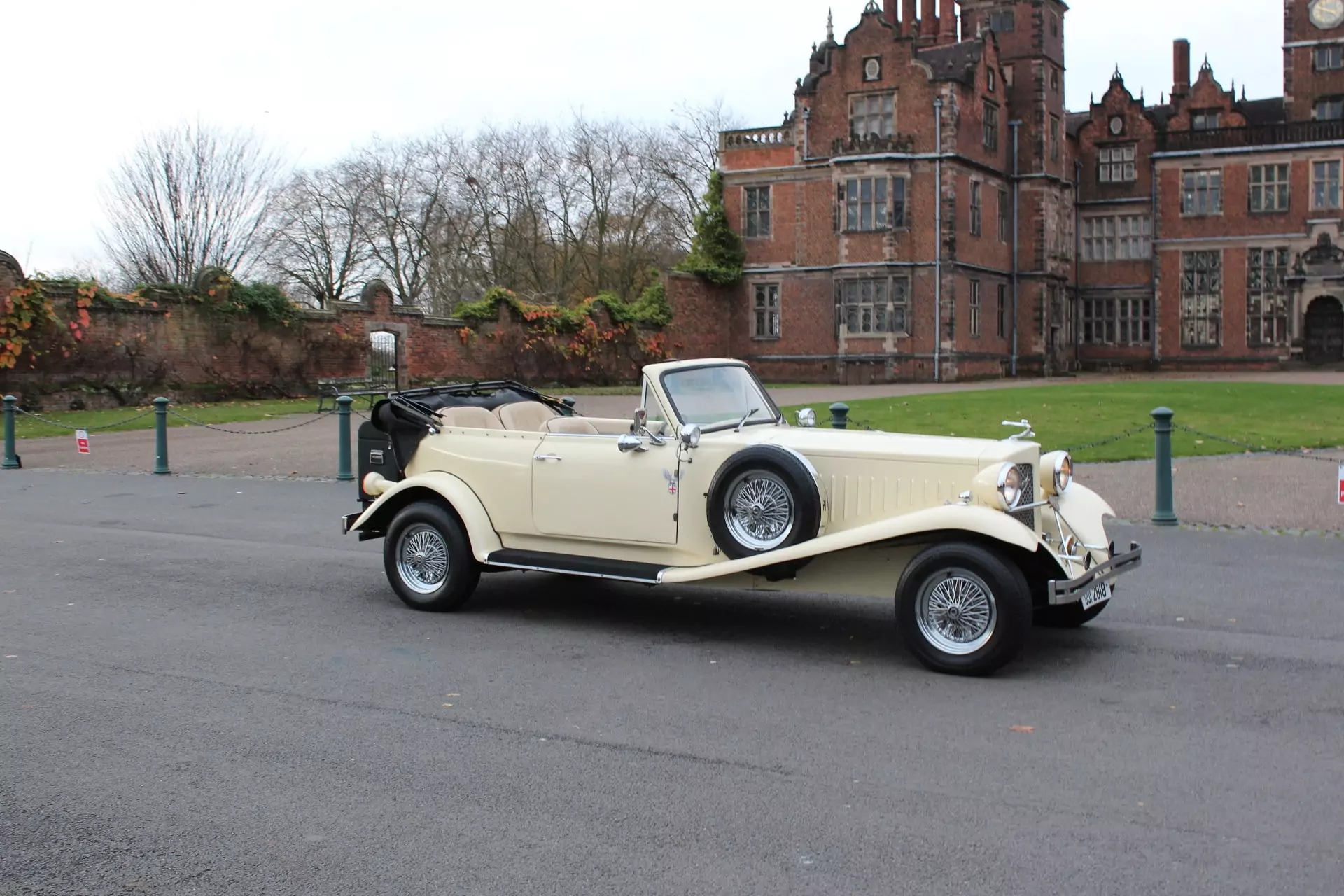 vintage wedding cars decorated for wedding