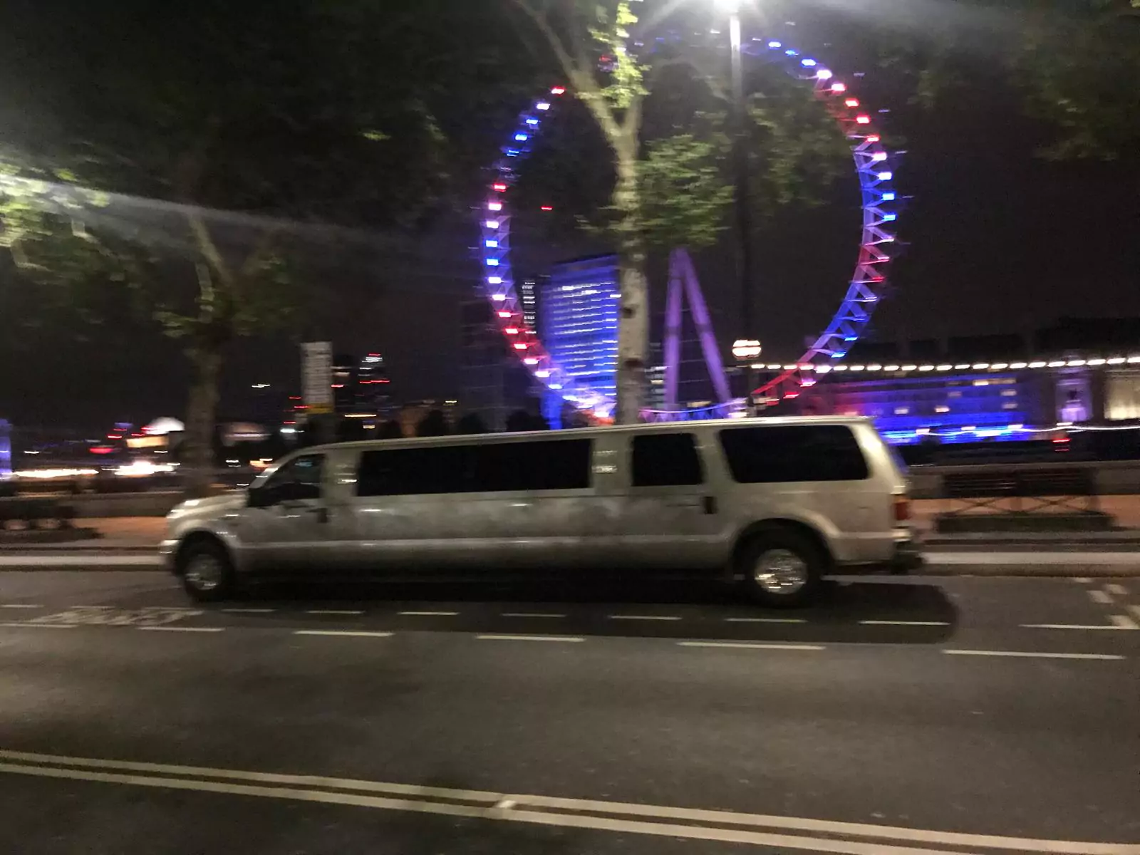 ford excursion limo at london eye