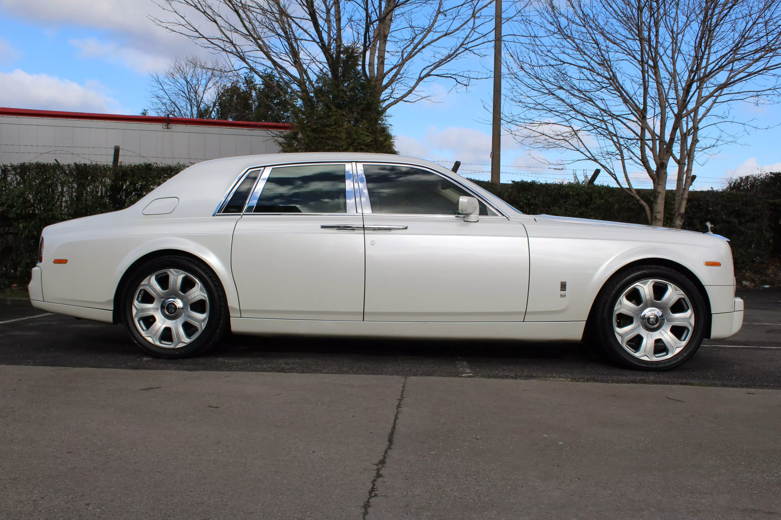 rolls royce phantom hire for wedding